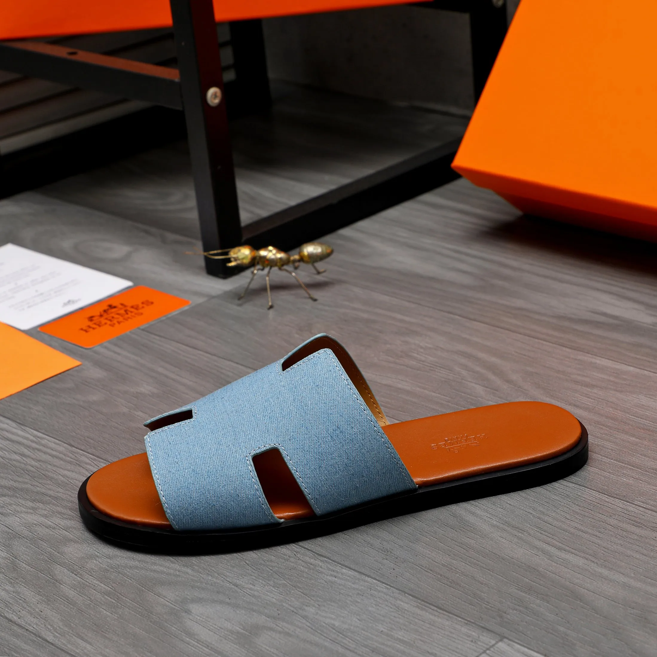 Men's shoes 💰280 Product trademark: Hermes "Hermes" slippers True size: 38-46 Product material: Denim breathable upper, microfiber lining, original outsole